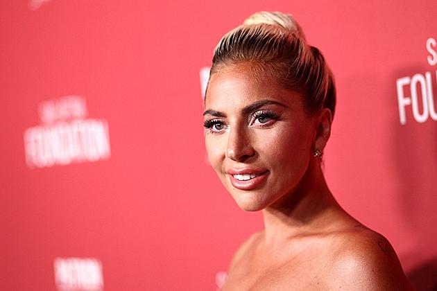 Lady Gaga&#8217;s Engagement Ring Is Ridiculously Gorgeous&#8230; and HUGE (PHOTOS)