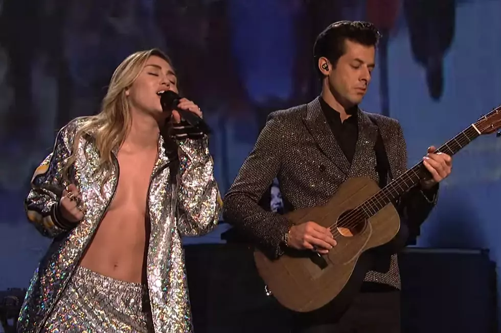Miley Cyrus and Mark Ronson Debut ‘Nothing Breaks Like a Heart’ and Cover Lennon on ‘SNL’