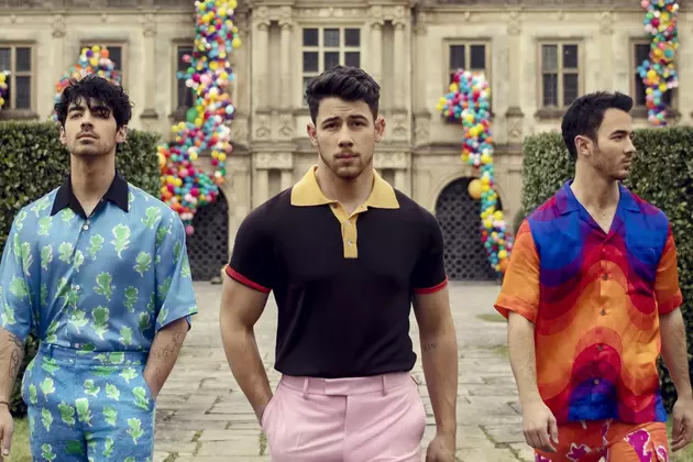 Jonas Brothers &#8216;Sucker&#8217; Lyrics — Watch the Comeback Video Featuring Priyanka Chopra, Sophie Turner and Danielle Jonas