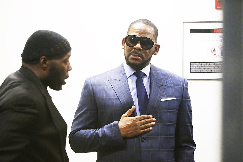 R. Kelly’s Lawyers Say That Singer Is Illiterate, Judgment Withdrawn