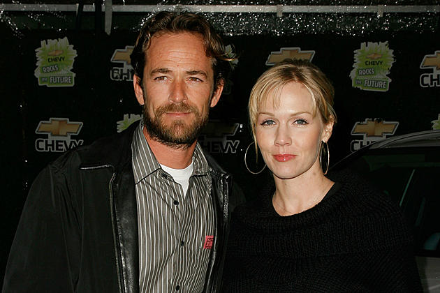 Jennie Garth Slams Fans Who Dissed Her For Not Sharing Luke Perry Tribute