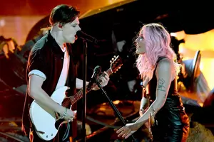 Halsey Brings Out Yungblud During Concert For Duet