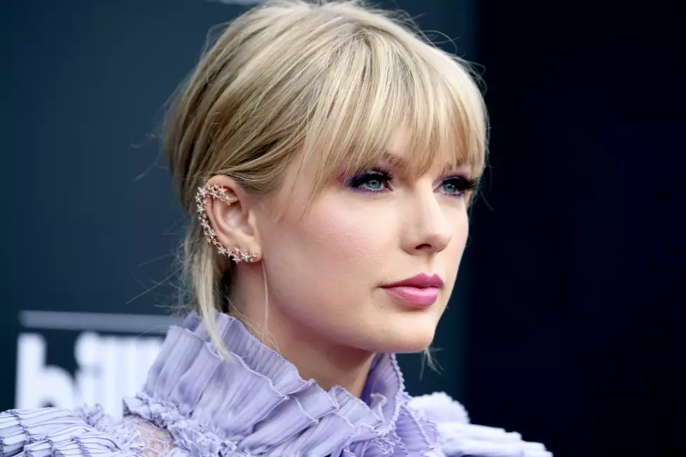Taylor Talks &#8216;Toxic Male Privilege&#8217; While Accepting Award