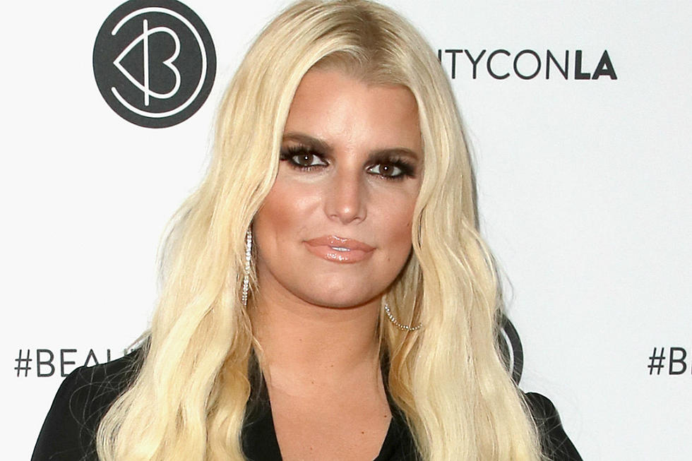 Jessica Simpson Reveals 100-Pound Weight Loss in Post-Pregnancy Photo