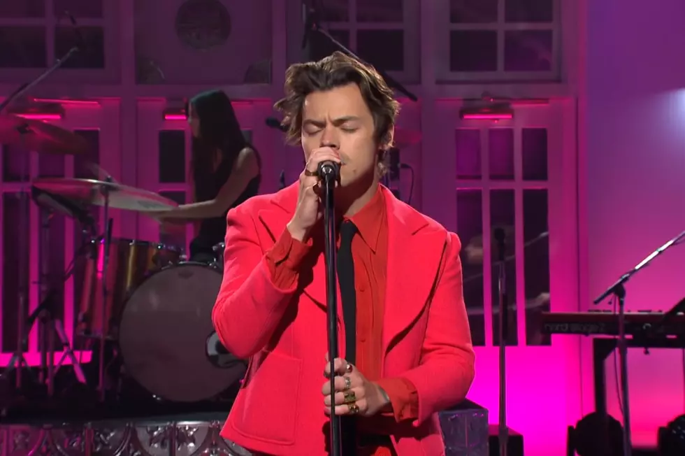 Harry Styles Debuts ‘Watermelon Sugar’ on ‘Saturday Night Live': Watch