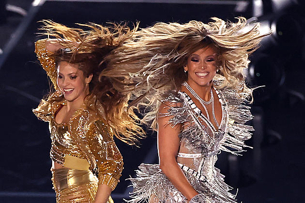 Jennifer Lopez and Shakira Dazzle at the 2020 Super Bowl: Photos