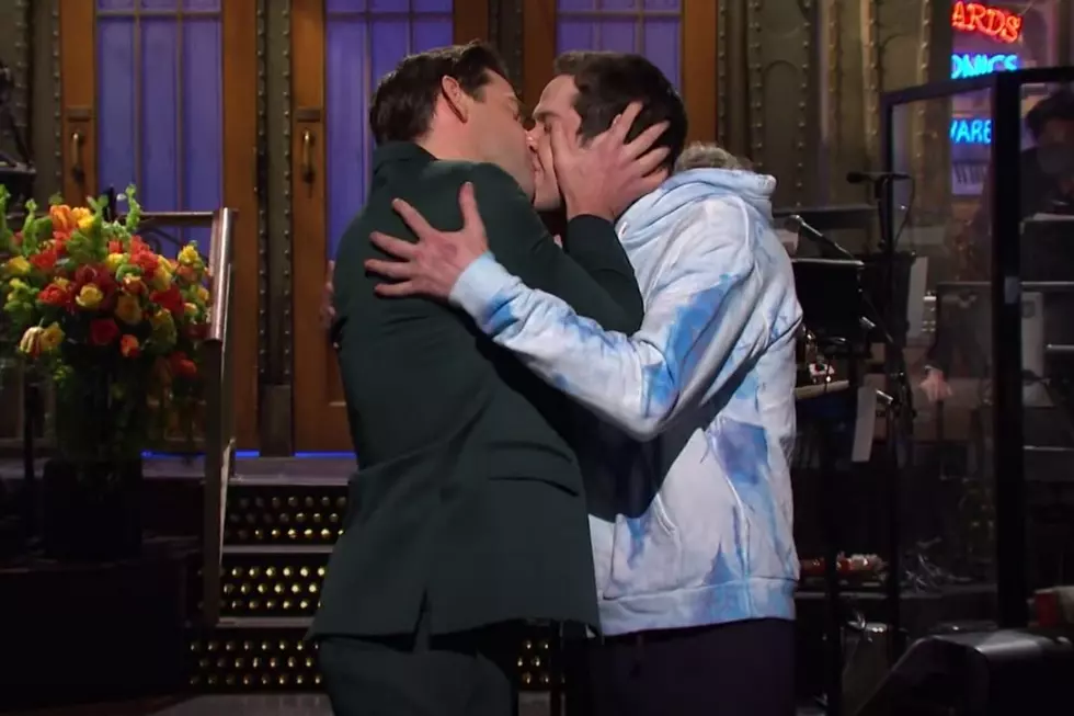 John Krasinski and Pete Davidson Re-Enact 'The Office' Kiss Scene