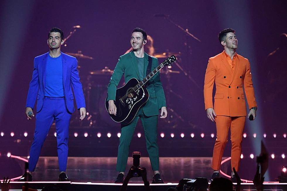 Jonas Brothers And Minnesota Casino Locked In A Vaccine Staredown