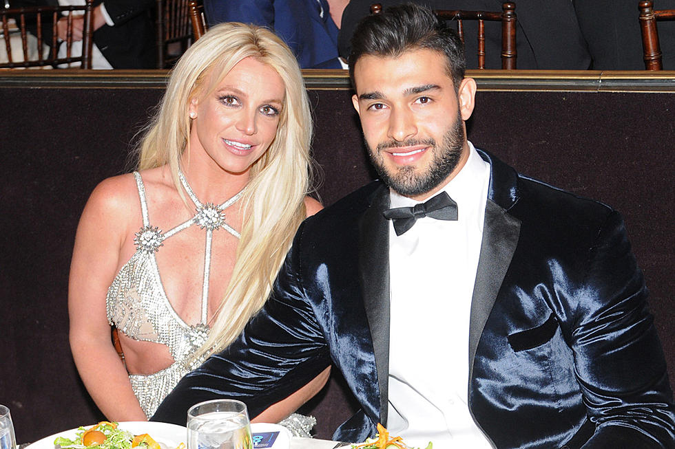 Britney Spears Just Got Engaged! See Her Stunning Ring (PHOTOS)
