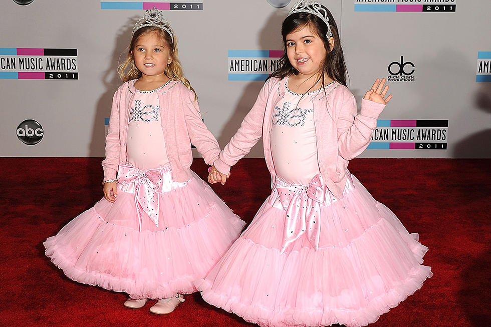 Sophia Grace and Rosie Dressed Up as Themselves for Halloween
