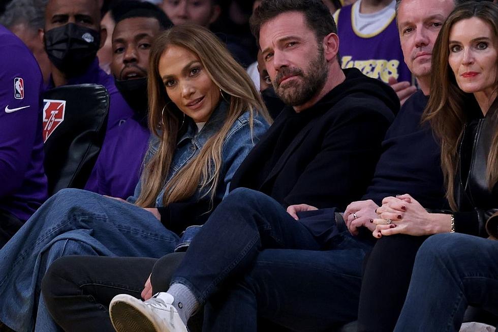 Ben Affleck Forgot to Tell Dad About Engagement to Jennifer Lopez
