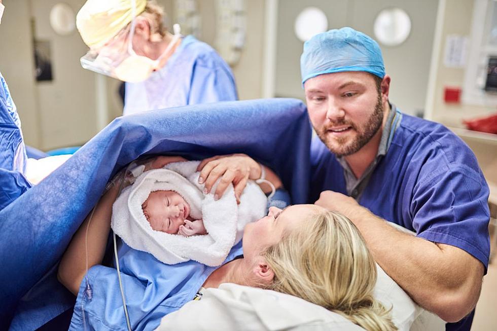 Reddit Slams ‘Selfish’ Man Who Refuses to Join Pregnant Wife in Delivery Room: ‘Can’t Stomach Childbirth’