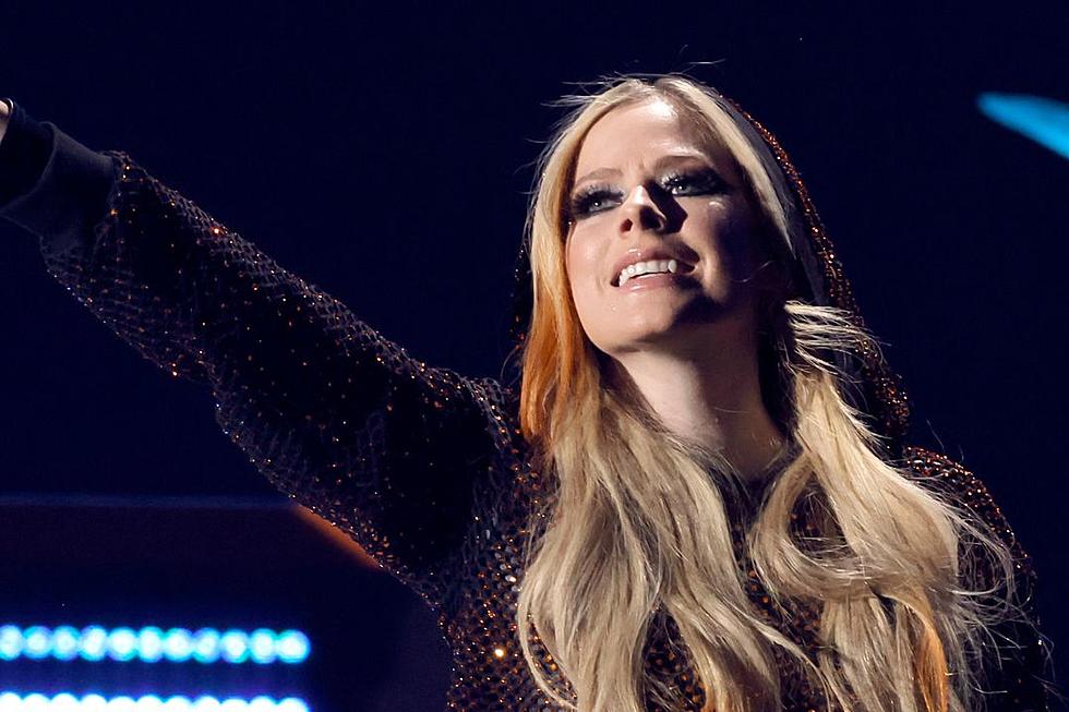 Is Avril Lavigne Starring on a Chinese Reality TV Show? 