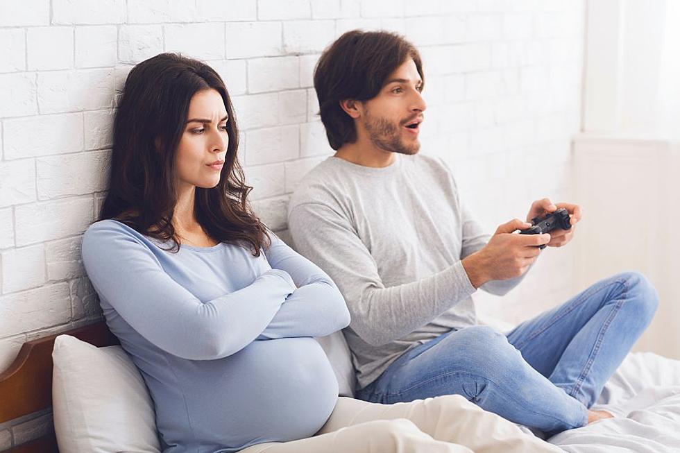 Pregnant Woman in Despair After ‘Reckless’ Boyfriend Buys PS5 Amid Financial Struggles