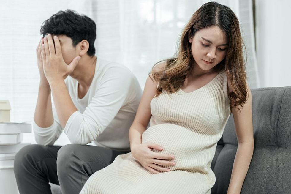 Man Slammed for Telling Mom About Wife’s Pregnancy Without Asking First: ‘Wasn’t Ready for People to Know’