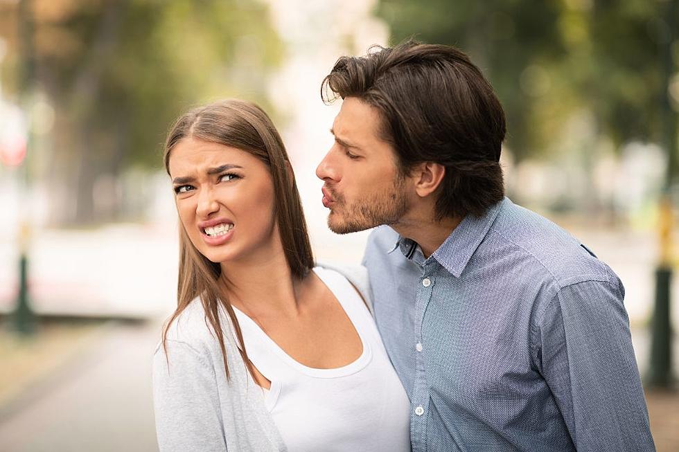 Woman Grossed Out by Boyfriend’s Poor Dental Hygiene, Can’t Even Bring Herself to Kiss Him