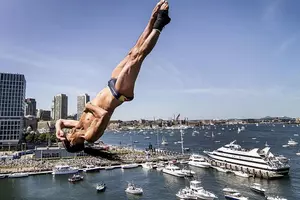 Cliff Divers Making 1 U.S. Stop on World Tour to Dive off Museum