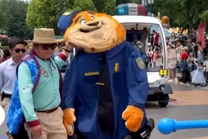 Watch Zootopia Clawhauser Character Performer Deflates Mid-Parade
