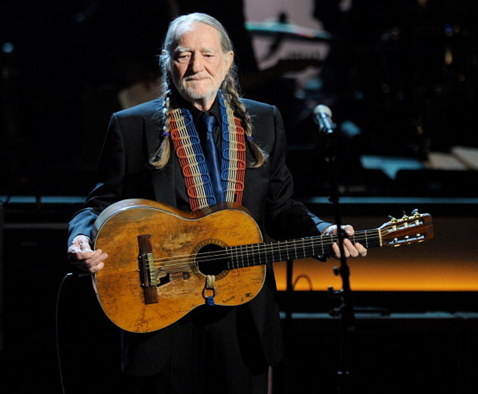 Willie Nelson Gives Up Smoking Weed