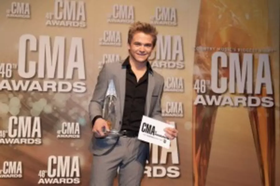 Hunter Hayes Wins Best New Artist at 2012 CMA Awards