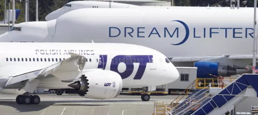 Dreamlifter Lands At Wrong Airport &#8211; May Be Stuck There