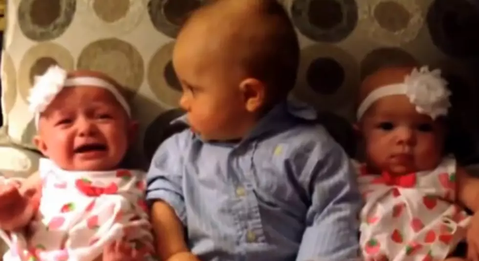 Toddler Sitting Between Two Twin Babies Gets Confused, Priceless [VIDEO]