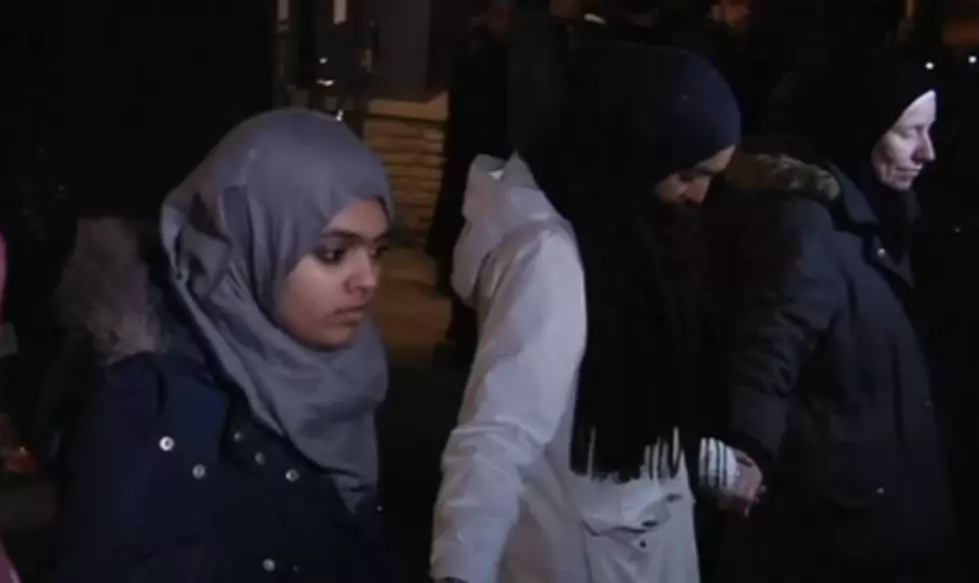 1,000 Muslims Defend Norwegian Synagogue [Video]