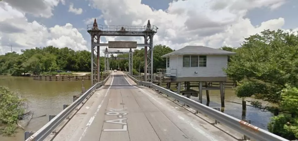 Estherwood Pontoon Bridge Moved Due To High Water [VIDEO]