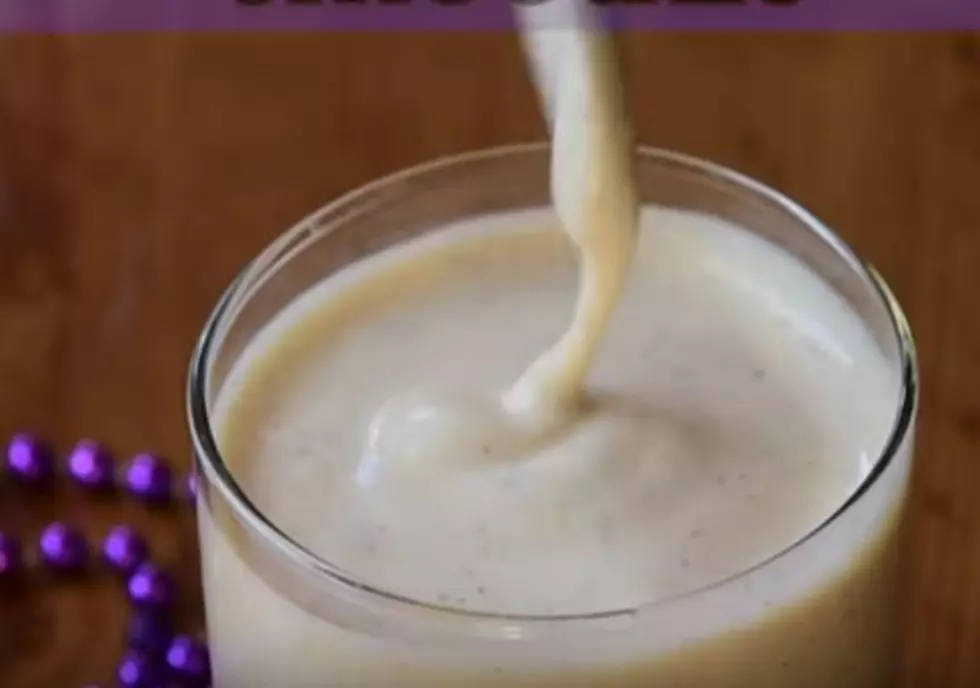 Keep Your New Year's Resolution With A King Cake Smoothie