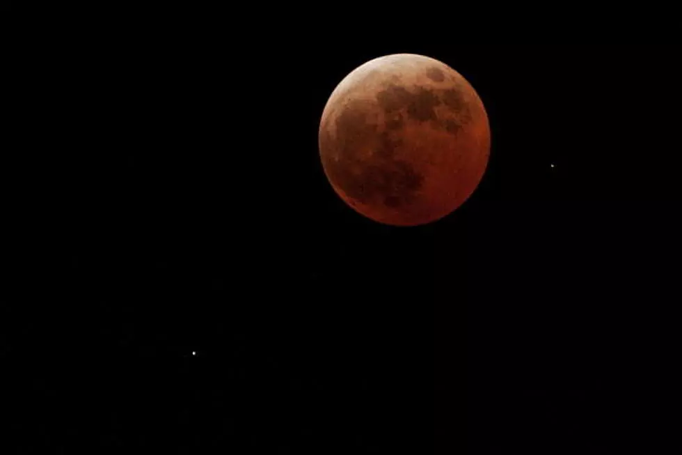 Longest Lunar Eclipse Of The Century, ‘Blood Moon’ Tonight! [Video]
