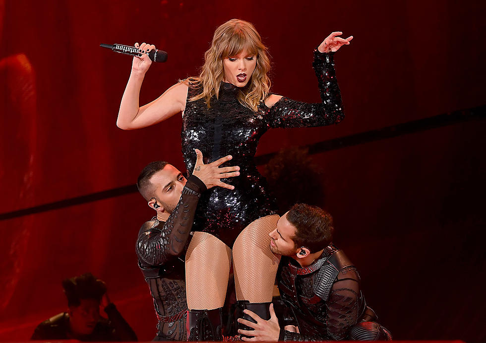 Taylor Swift Breaks Attendance Record at Superdome