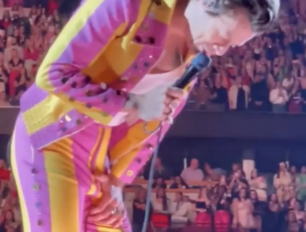 Harry Styles Gets Hit in Sensitive Area of the Body on Stage 