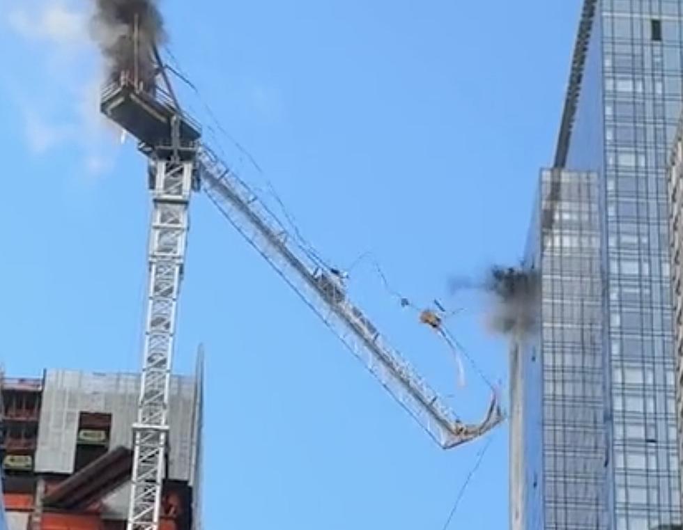 Crane Catches Fire and Collapses in New York City [NSFW-VIDEO]