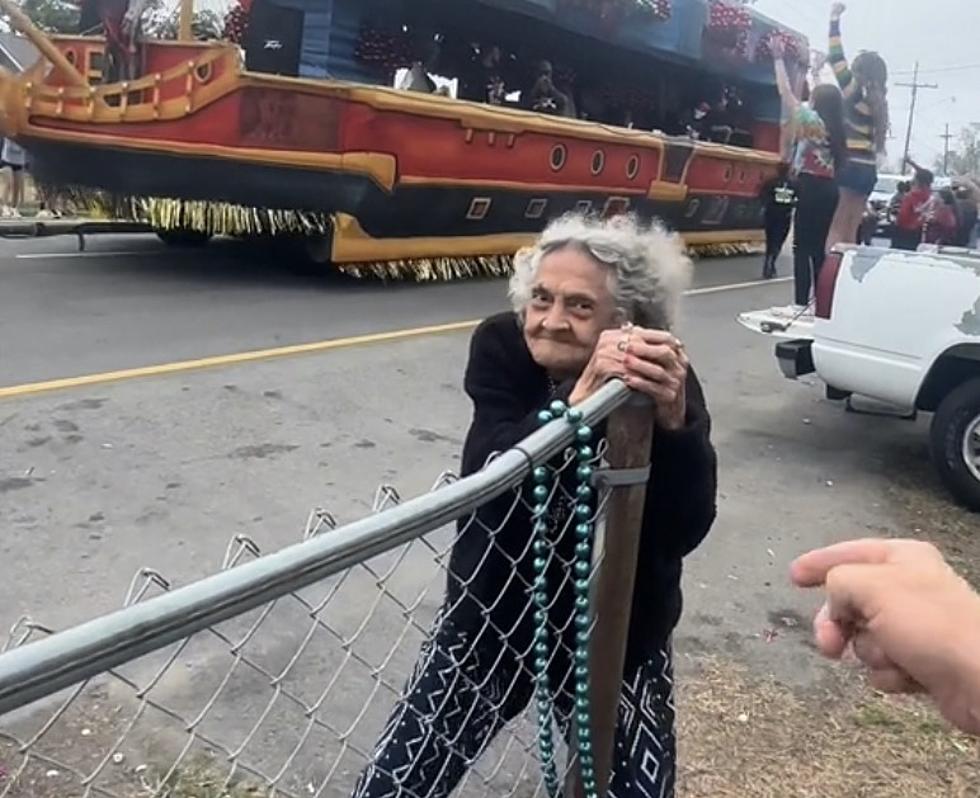Louisiana Grandmother Twerks for Beads During Mardi Gras Parade