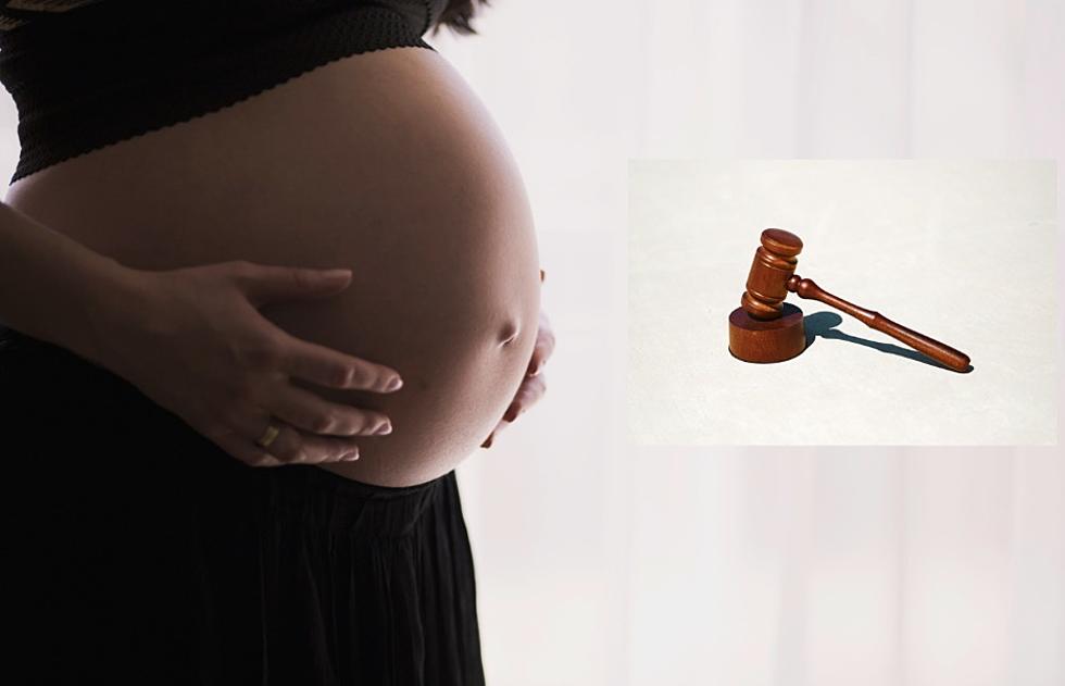 Why Pregnant Women in Texas Can’t Get Divorced