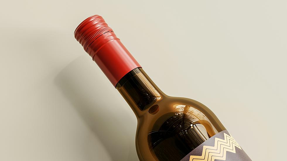 The Internet Finds New Way to Open Wine Bottle, Everyone Wants to Try Now