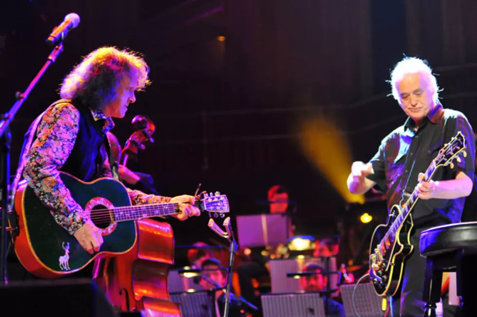 Jimmy Page Joins Donovan On-Stage in London To Perform &#8216;Sunshine Superman&#8217; and &#8216;Mellow Yellow&#8217;