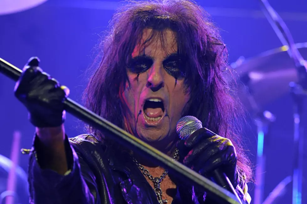 Alice Cooper Welcomed Back 2 U.K. Game Show &#8216;Nevermind the Buzzcocks&#8217; As Guest Host