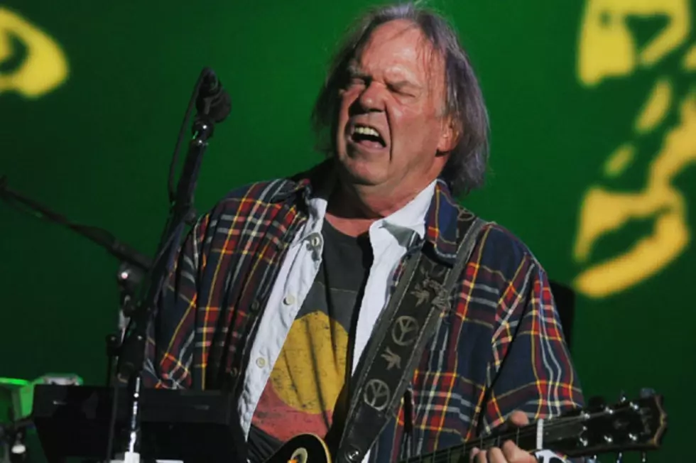 Neil Young and Crazy Horse Crank It Up in Cleveland – Concert Review