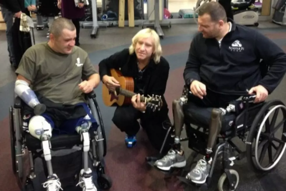 Joe Walsh Visits Wounded Troops &#8211; Pic of the Week