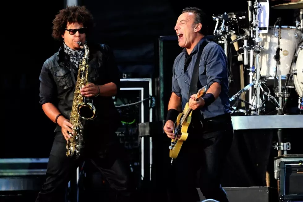 Bruce Springsteen Discusses Burgers With Fan