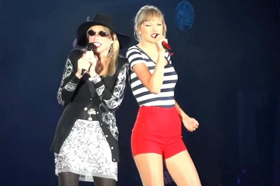 Carly Simon and Taylor Swift Perform ‘You’re So Vain’