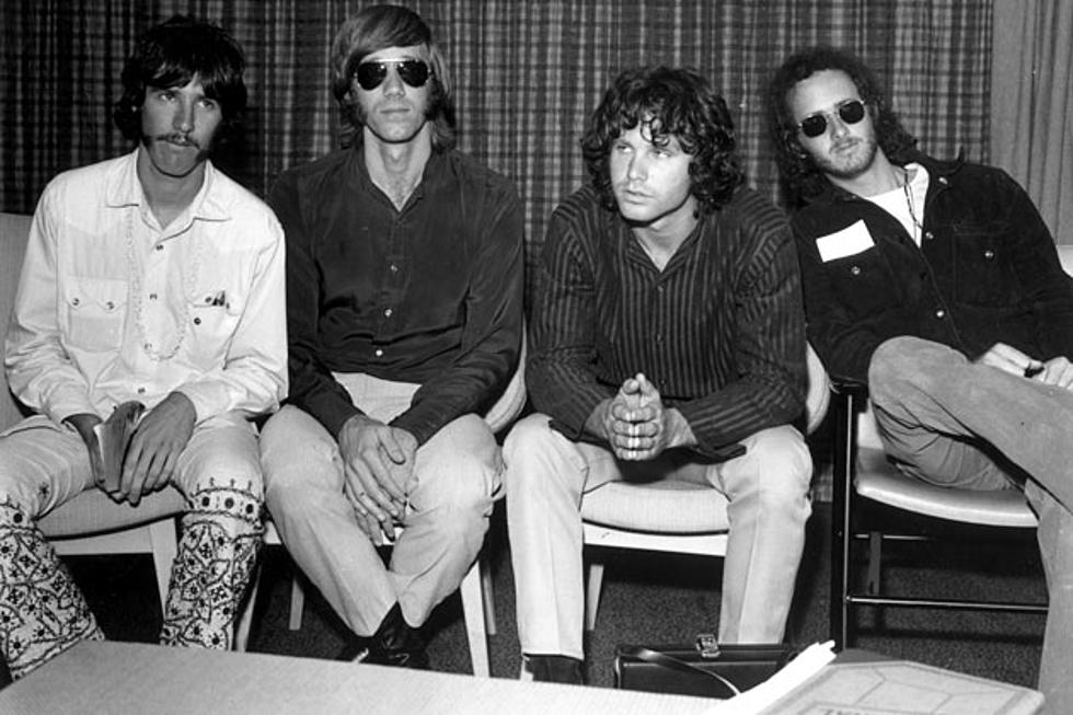 Ray Manzarek Fills In For Jim Morrison 