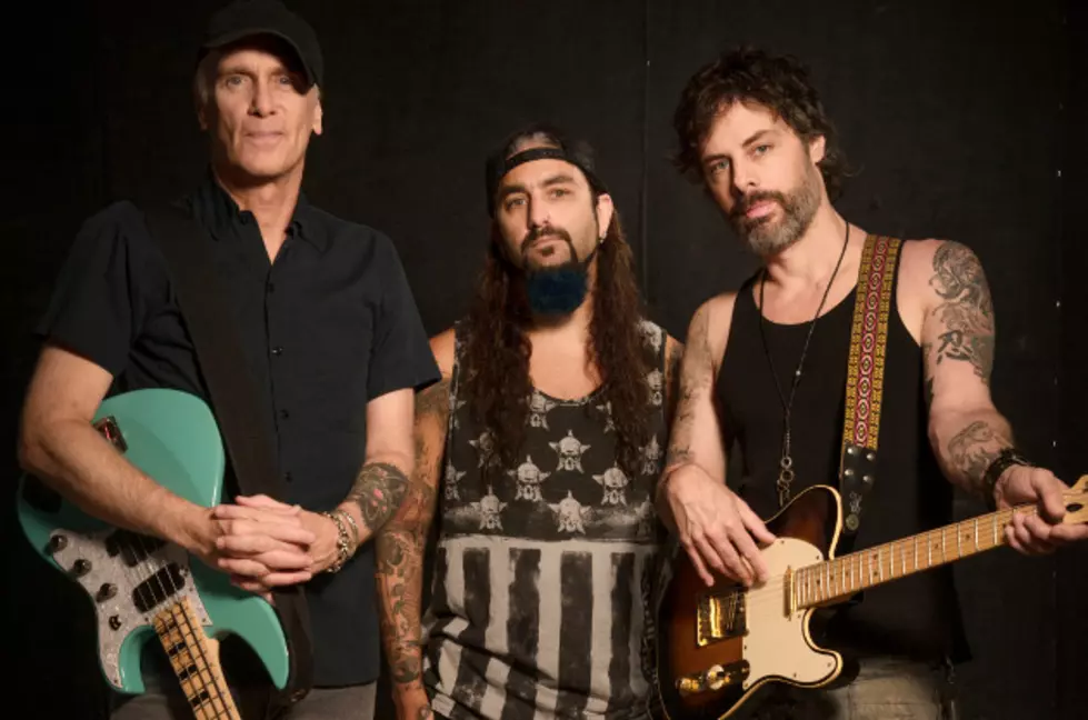 Billy Sheehan On The Winery Dogs, Touring With Van Halen + Working With Diamond Dave