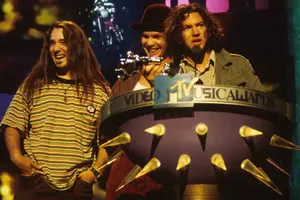 30 Years Ago: Pearl Jam Takes on Ticketmaster Over Fees