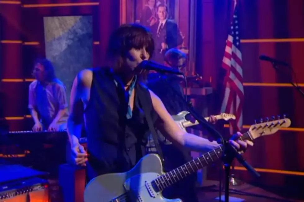 Chrissie Hynde Plays New Songs, Discusses Rubber and Oates on 'Colbert Report'