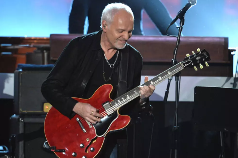 Peter Frampton Throws Fan’s Cell Phone During Concert
