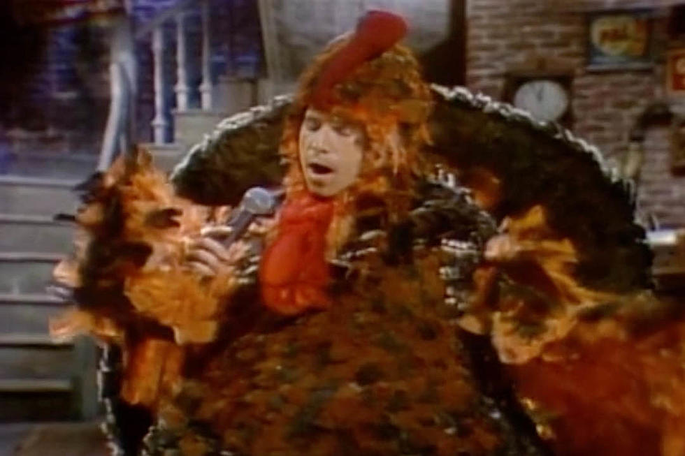 That Time Paul Simon Wore a Turkey Suit on ‘Saturday Night Live’