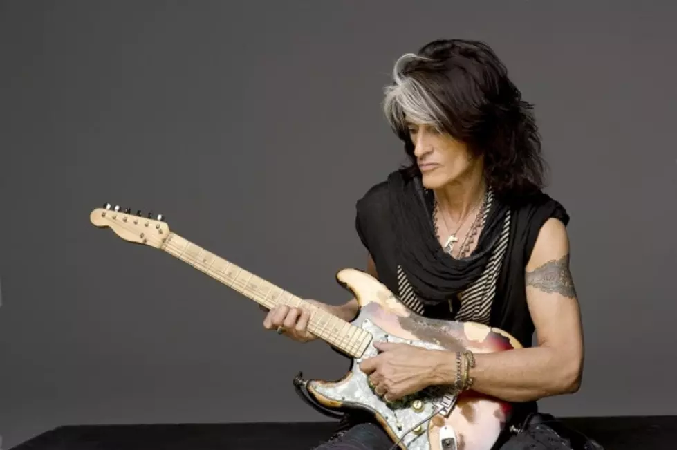 Joe Perry Talks About His New Christmas Record, Aerosmith&#8217;s Future &#8211; Exclusive Interview