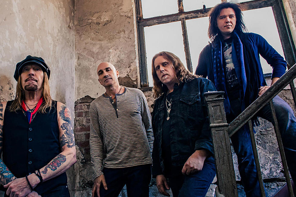 Listen to Gov’t Mule With John Scofield's 'Pass the Peas’ - Exclusive Premiere